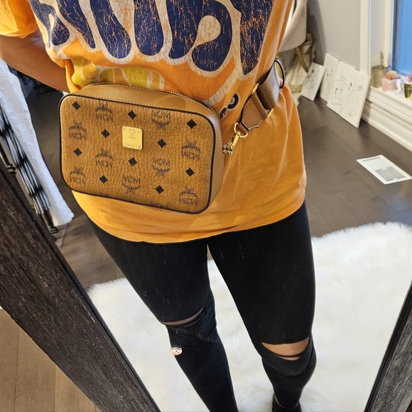 MCM Camera Bag custom detailed - Picture 7 of 13